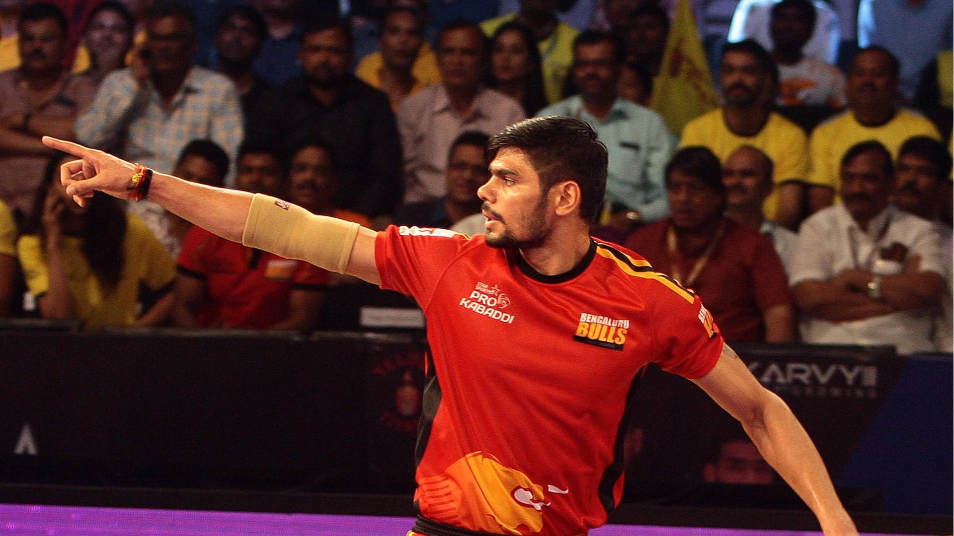 Umumba Beat Jaipur Pink Panther And Bulls Thrash Tahalaivas - Bengaluru Bulls Rohit Kumar , HD Wallpaper & Backgrounds