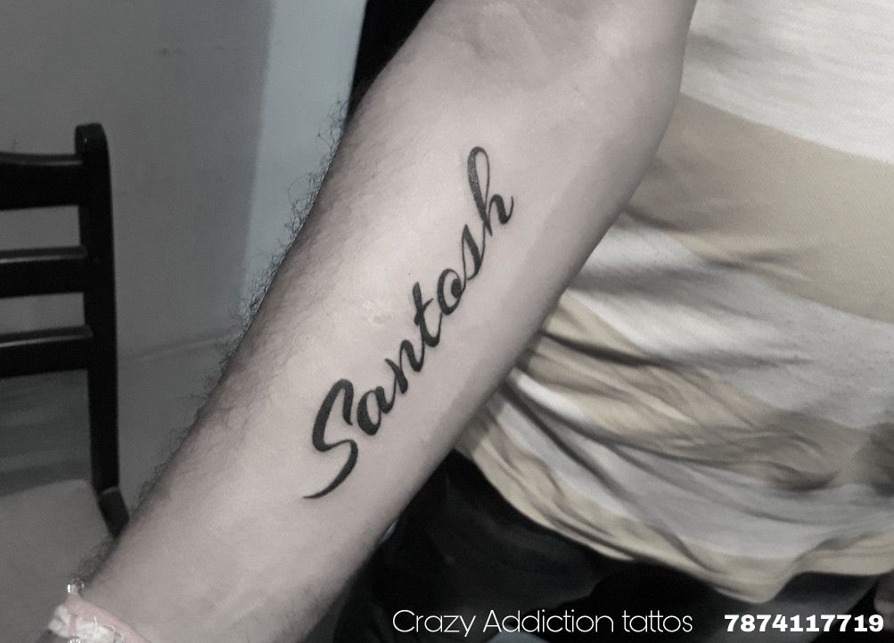 Name Of Santosh Tattoo By Rohit Panchal At Crazyaddictiontattoos - Santhosh Name Tattoo , HD Wallpaper & Backgrounds