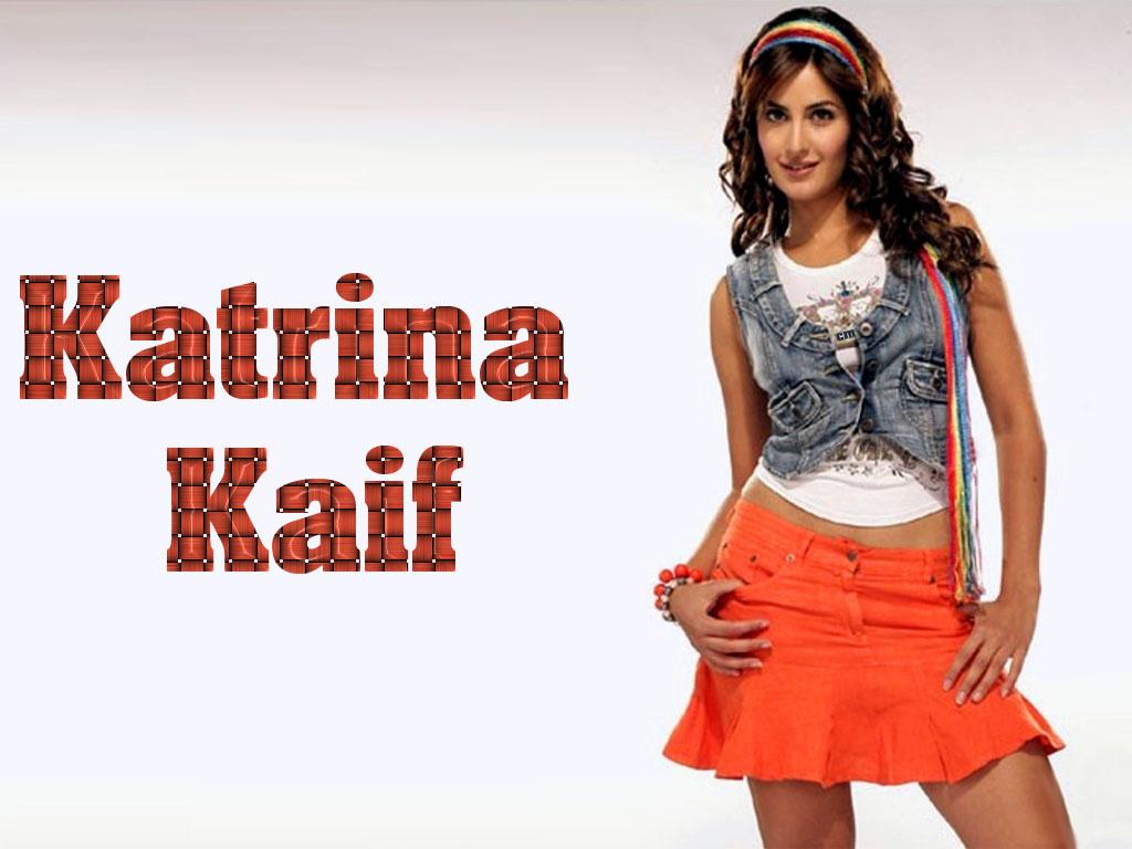 Kaif Name Wallpaper - Katrina Kaif In Short Skirts , HD Wallpaper & Backgrounds
