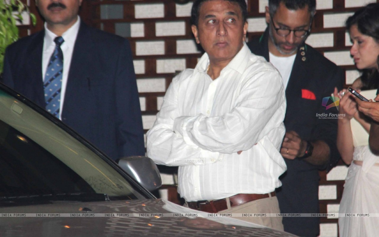 Sunil Gavaskar At Mukesh Ambani's Bash For Sachin Tendulkar - Event , HD Wallpaper & Backgrounds