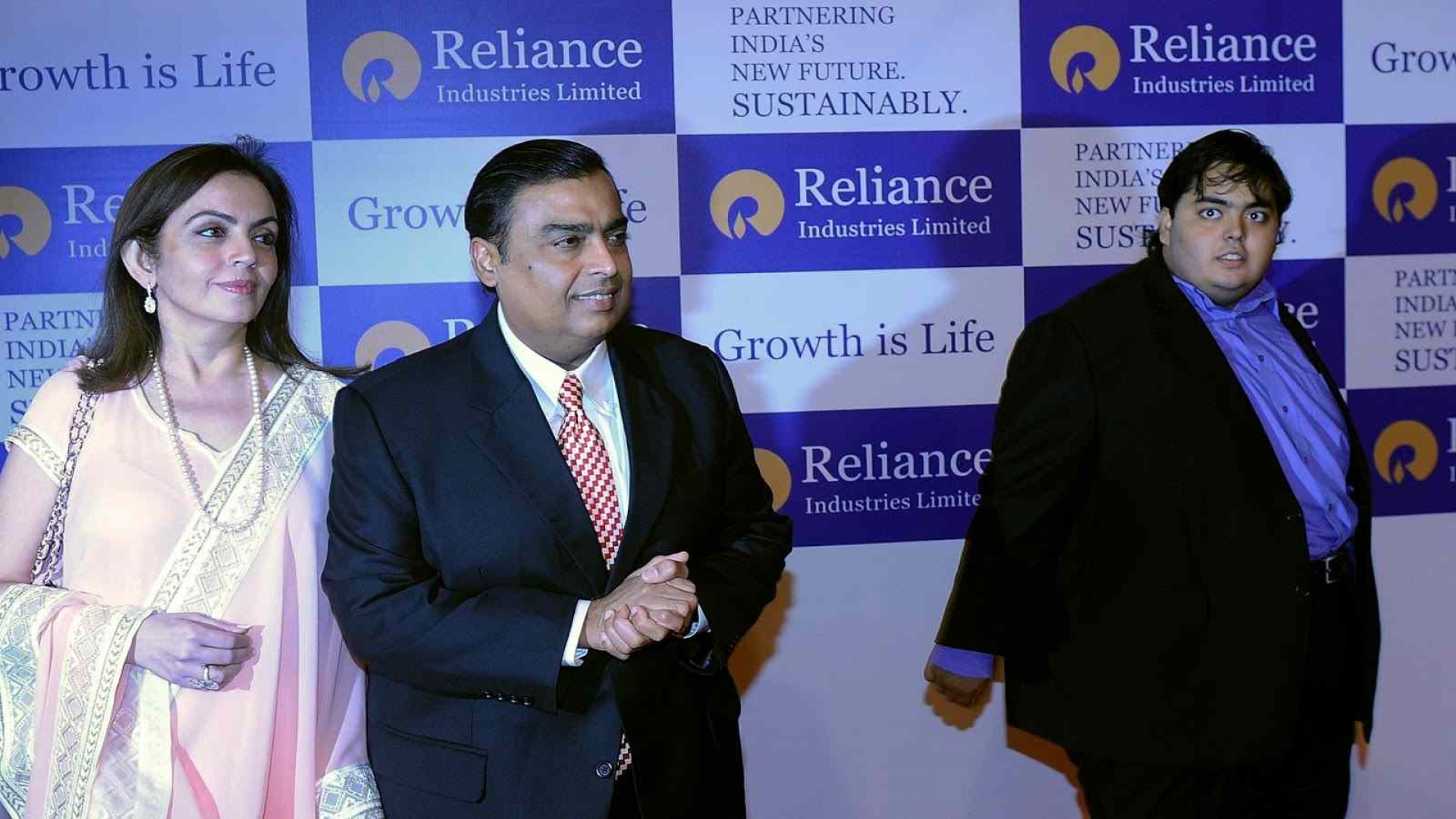 #1 Mukesh Ambani Net Worth - Akash Ambani Fat To Fit , HD Wallpaper & Backgrounds