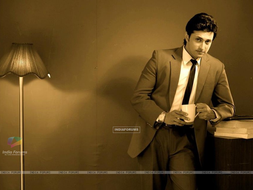 Yash In A Suit Size - Gentleman , HD Wallpaper & Backgrounds