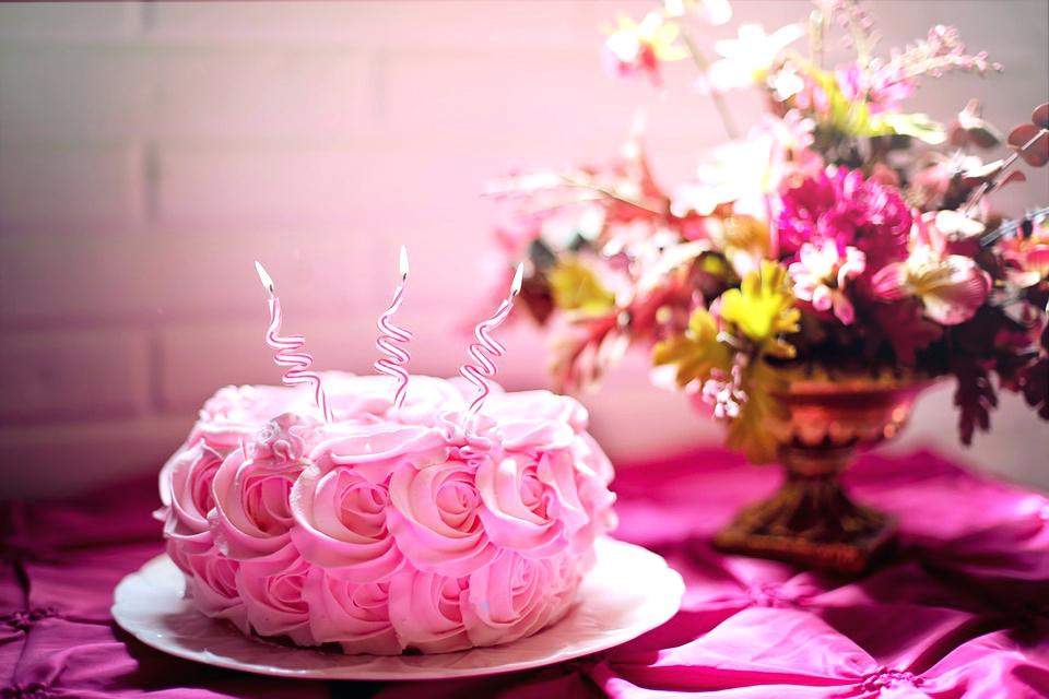 Pink Birthday Cupcake Background As Well As Happy Birthday - Happy Birthday , HD Wallpaper & Backgrounds
