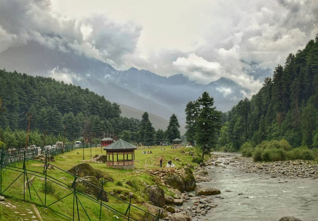 Pahalgam Tourism Betaab Valley Pahalgam Images Images - Pahalgam , HD Wallpaper & Backgrounds