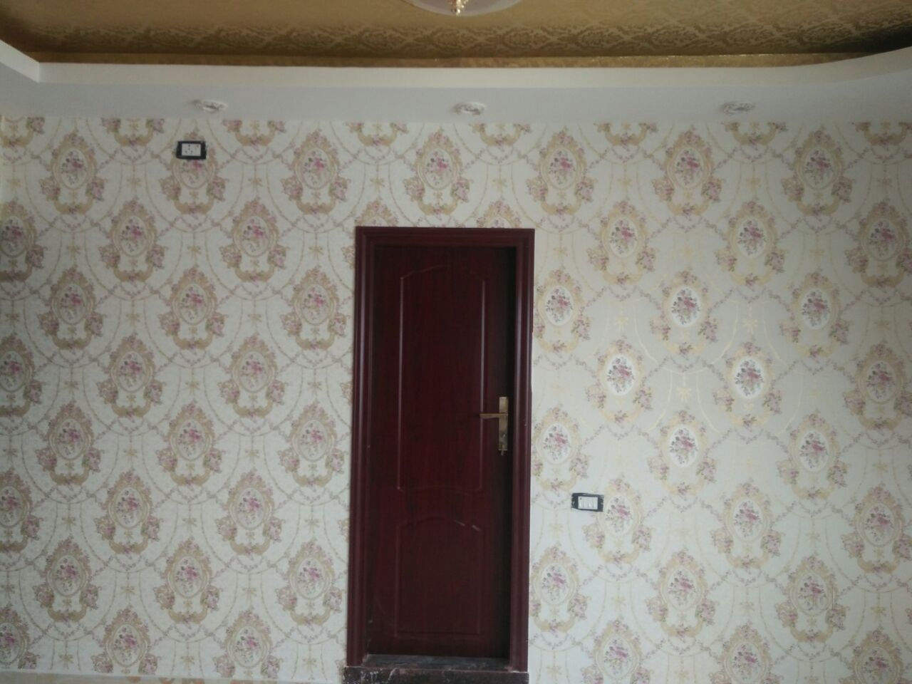Shiny Walls, Jp Nagar 7th Phase - Home Door , HD Wallpaper & Backgrounds