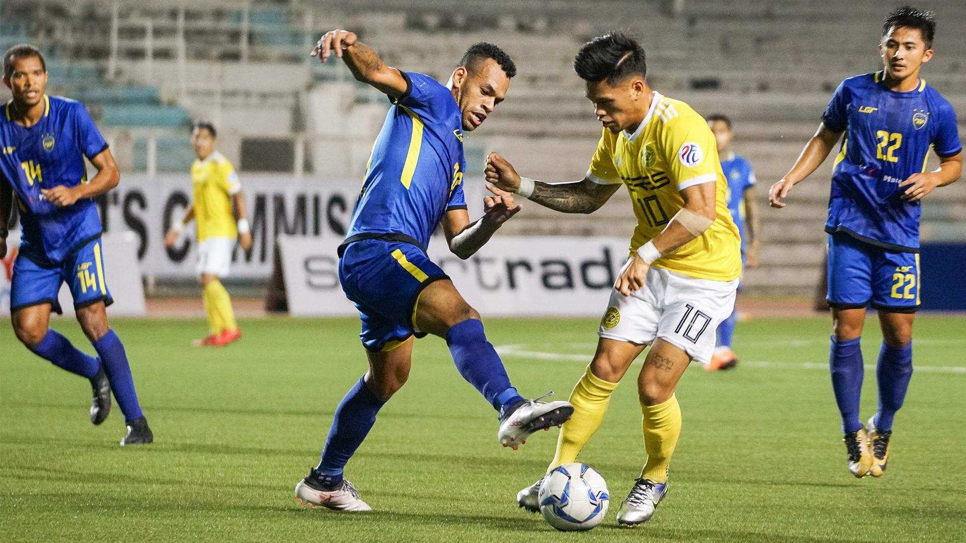 Download Davao Aguilas Fc Wallpaper Kick Up A Soccer Ball On Itl.cat