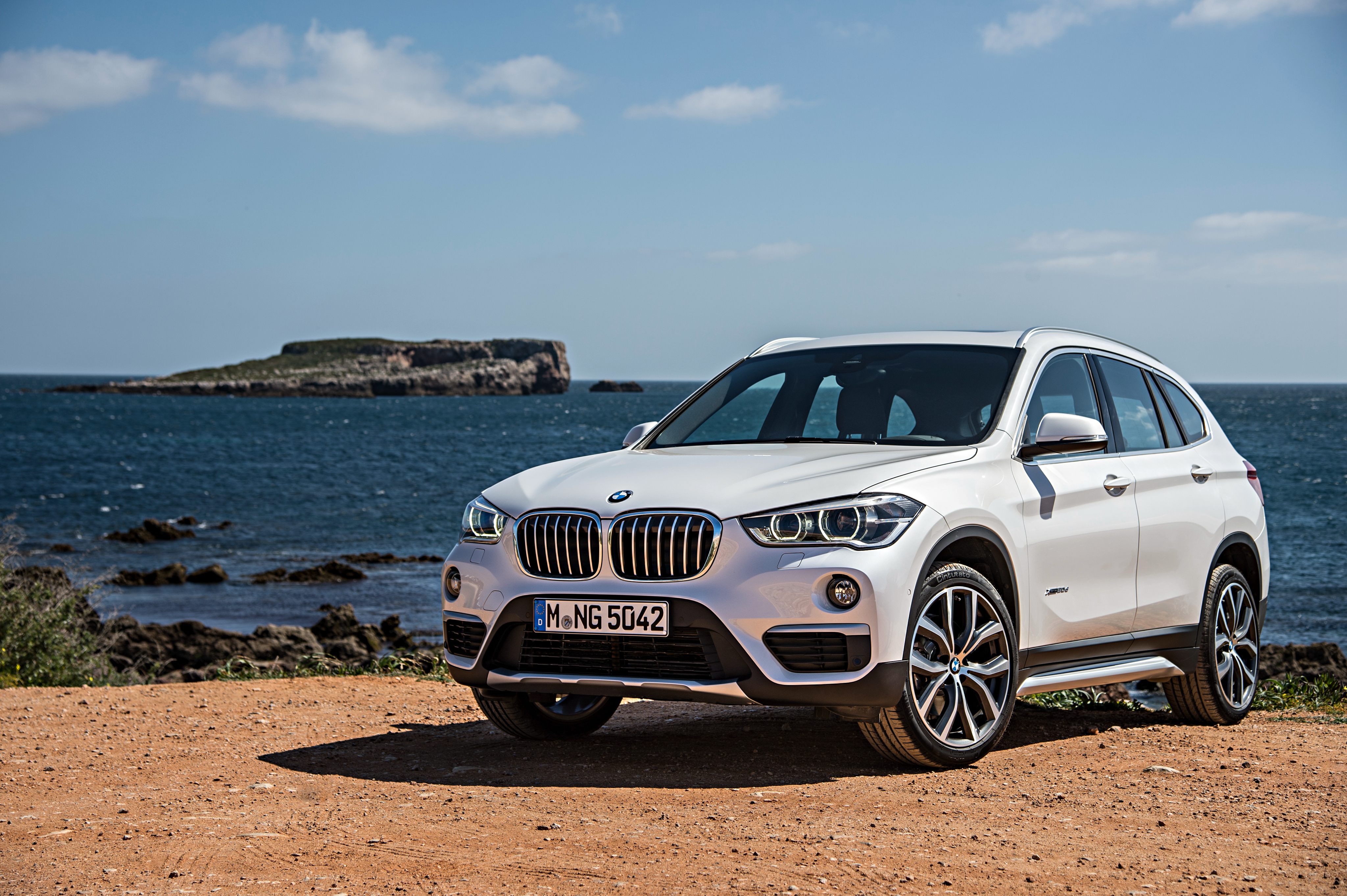 Bmw X1 On The Beach 4k Ultra Hd Wallpaper , HD Wallpaper & Backgrounds