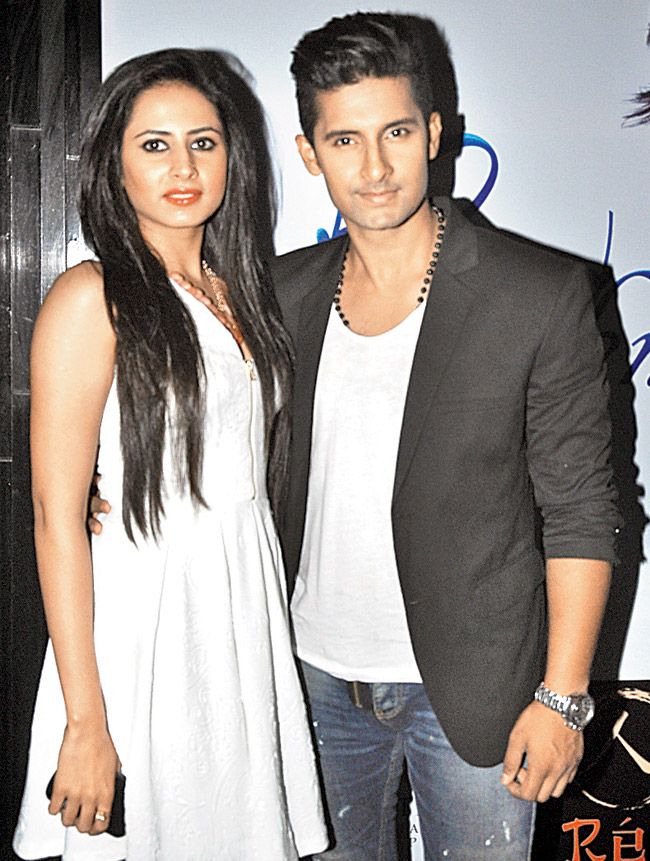 Sargun And Ravi Dubey - Ravi Dubey And Wife , HD Wallpaper & Backgrounds