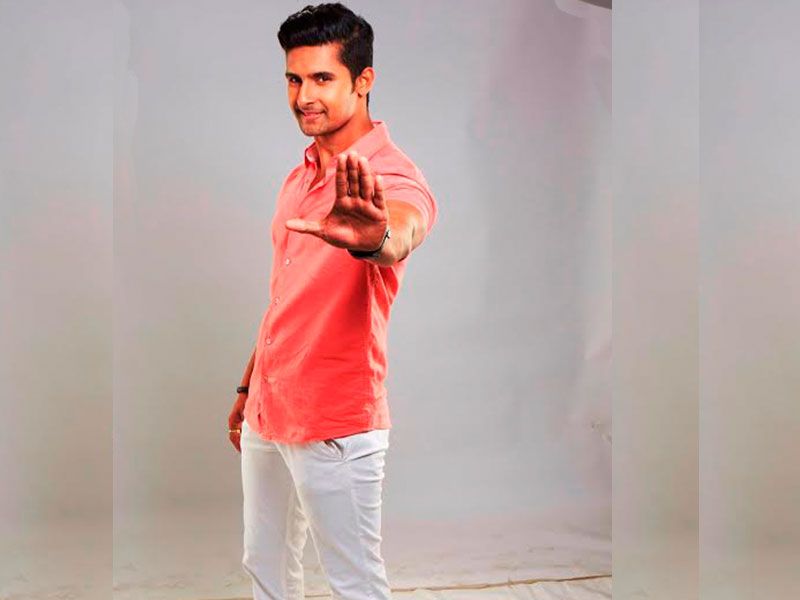 My Brother Is Five Years Younger To Me But Sometimes - Ravi Dubey Hd All , HD Wallpaper & Backgrounds