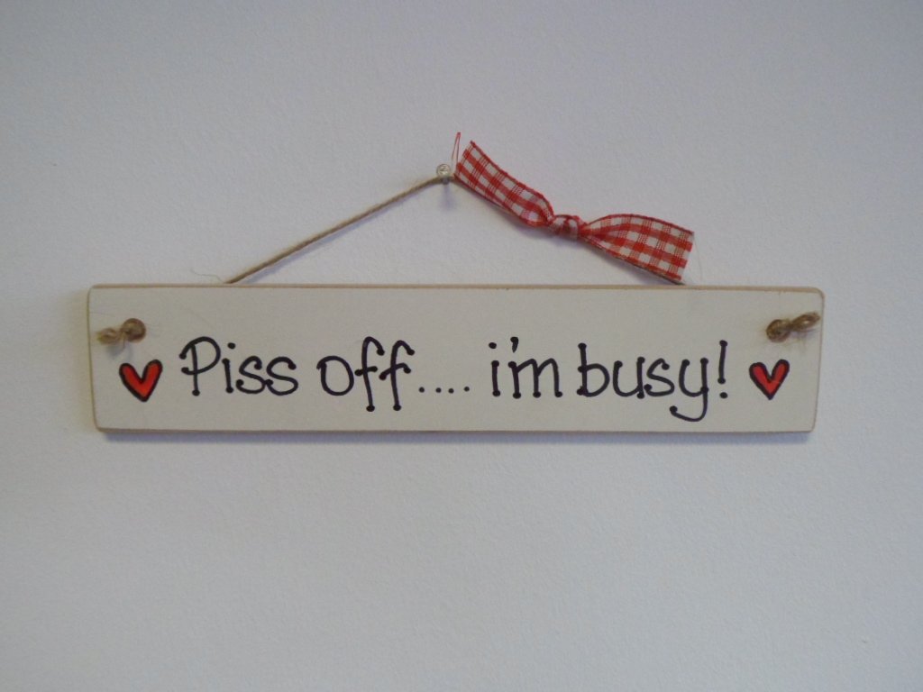 I'm Busy Small Hanging Wooden Signs - Paper , HD Wallpaper & Backgrounds