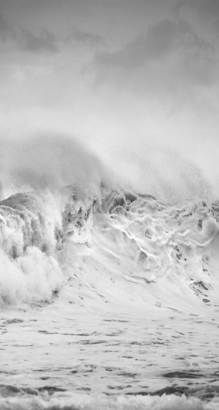 Black And White Wave Break - Iphone Wallpaper 4k White , HD Wallpaper & Backgrounds