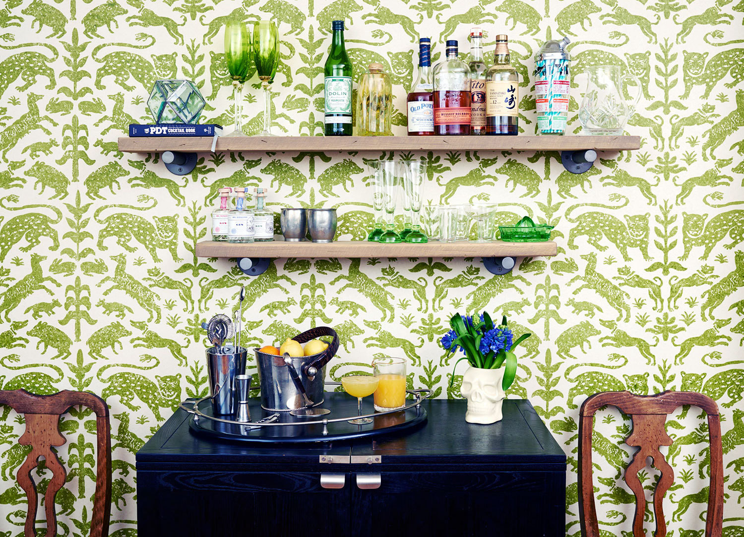 A Southern Inspired Entertaining Area In The Kitchen - Decoracion Minibar En Casa , HD Wallpaper & Backgrounds