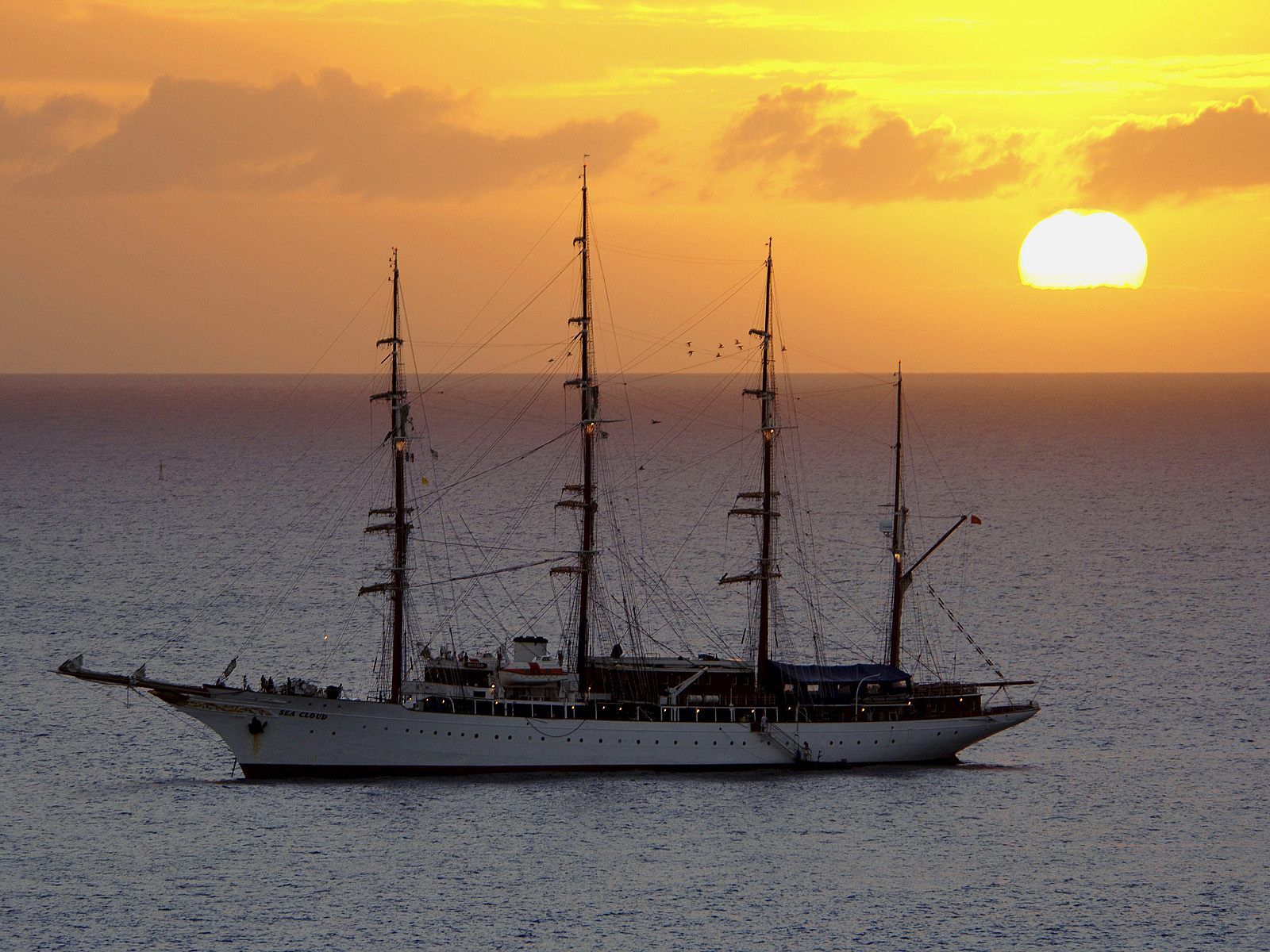 Users Who Have Seen This Wallpaper Have Also Seen - Sailing Ship , HD Wallpaper & Backgrounds