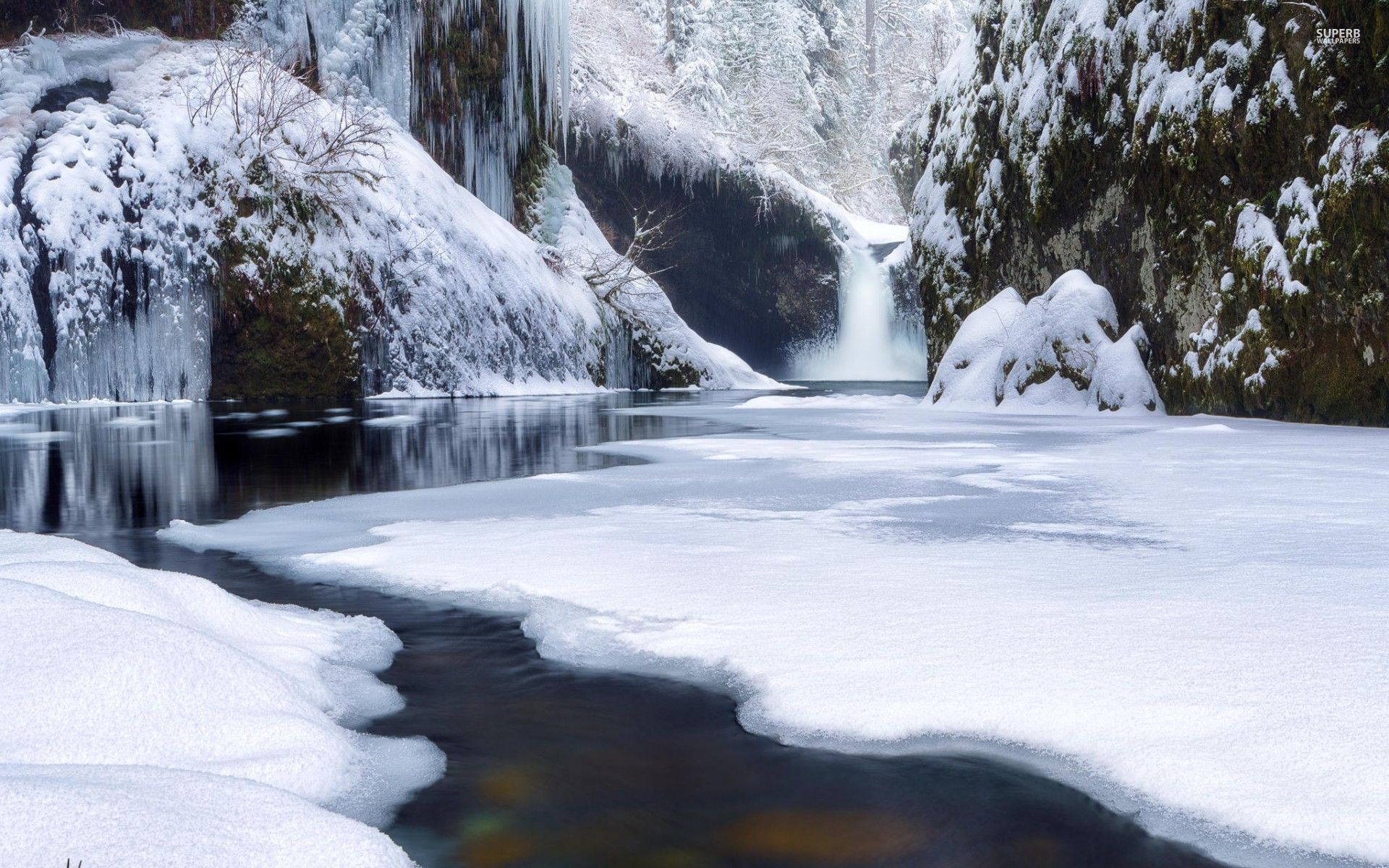 Wasserfall Fluss Verschneiten Wald Wallpapers And Stock - Snowy Forest With River , HD Wallpaper & Backgrounds