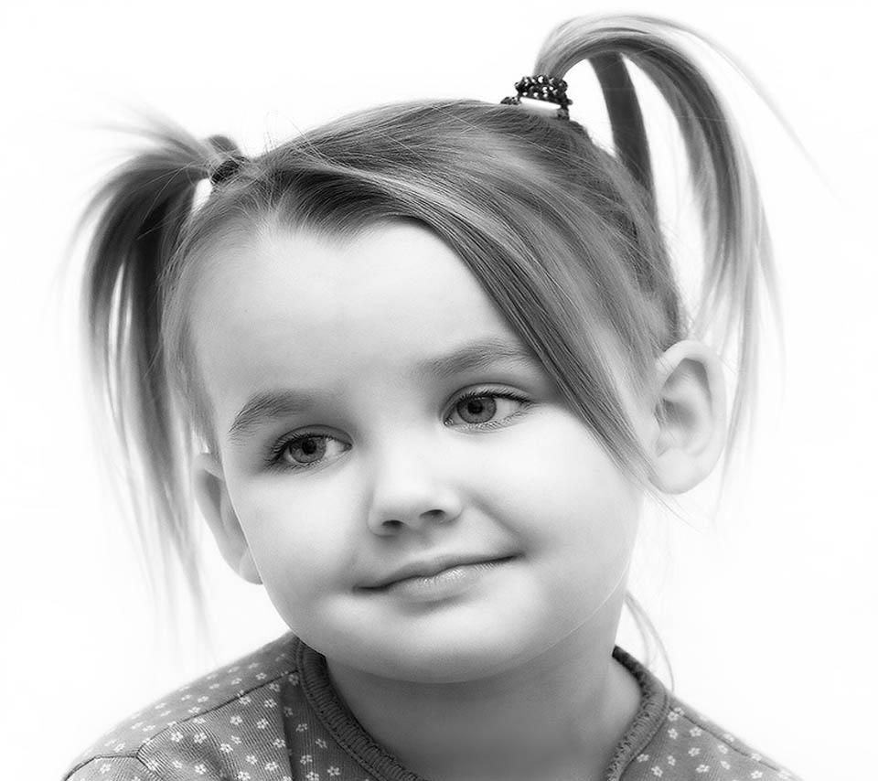 Cute Girl - Cute Baby Girl Wallpaper Dark Background , HD Wallpaper & Backgrounds