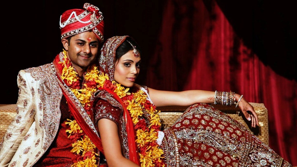 Cute Punjabi Married Couple Wallpaper Parul Mirab Chicago - Indian Wedding Photo Hd , HD Wallpaper & Backgrounds