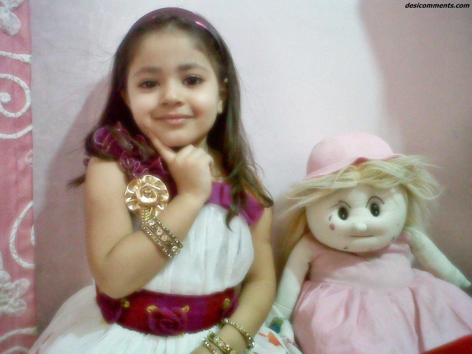 Cute Little Girls Wallpapers Group - Cute Little Desi Girls , HD Wallpaper & Backgrounds