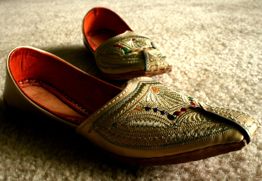 ethnic footwear for mens