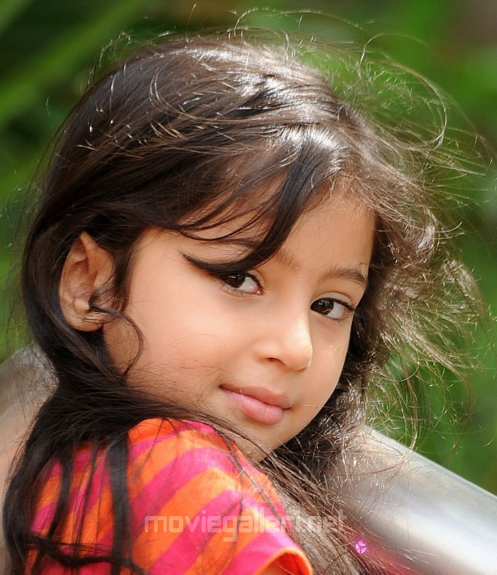 Tamil Girls Wallpaper - Baby Sara Photos Download , HD Wallpaper & Backgrounds