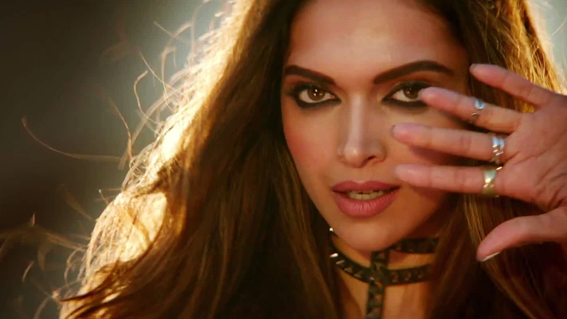 Deepika Padukone Hd Wallpaper - Deepika Padukone In Raabta Song , HD Wallpaper & Backgrounds