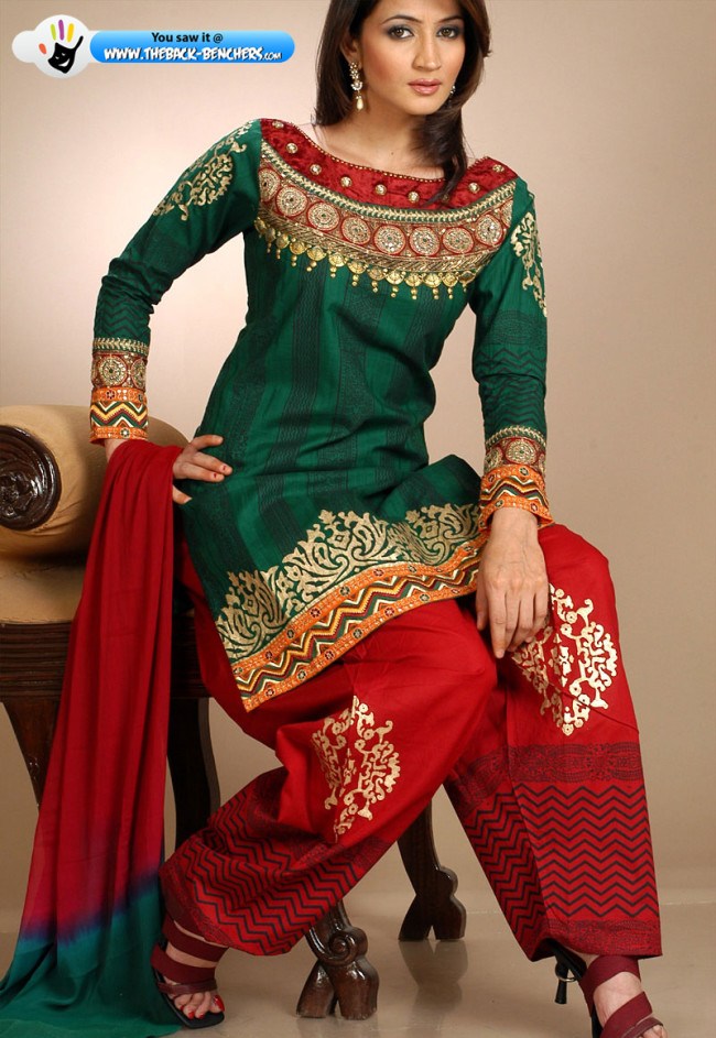 Punjabi Suits Designs For Girls 2017 Patiala Salwar - Salwar Kameez Ladies Suit , HD Wallpaper & Backgrounds