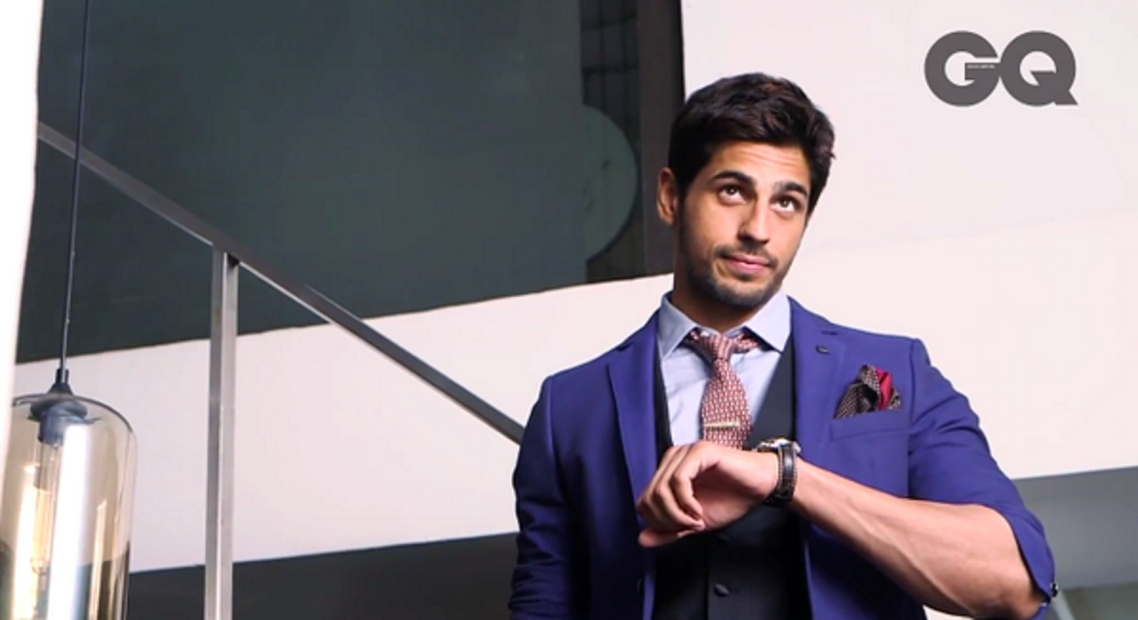 Siddharth Malhotra With Watch , HD Wallpaper & Backgrounds