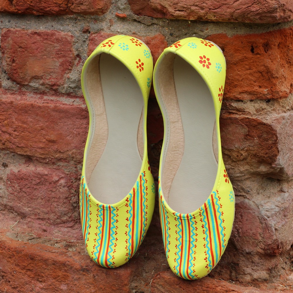 Earliest Delivery 28 Apr Designer Hand Painted Colorful - Ballet Flat , HD Wallpaper & Backgrounds