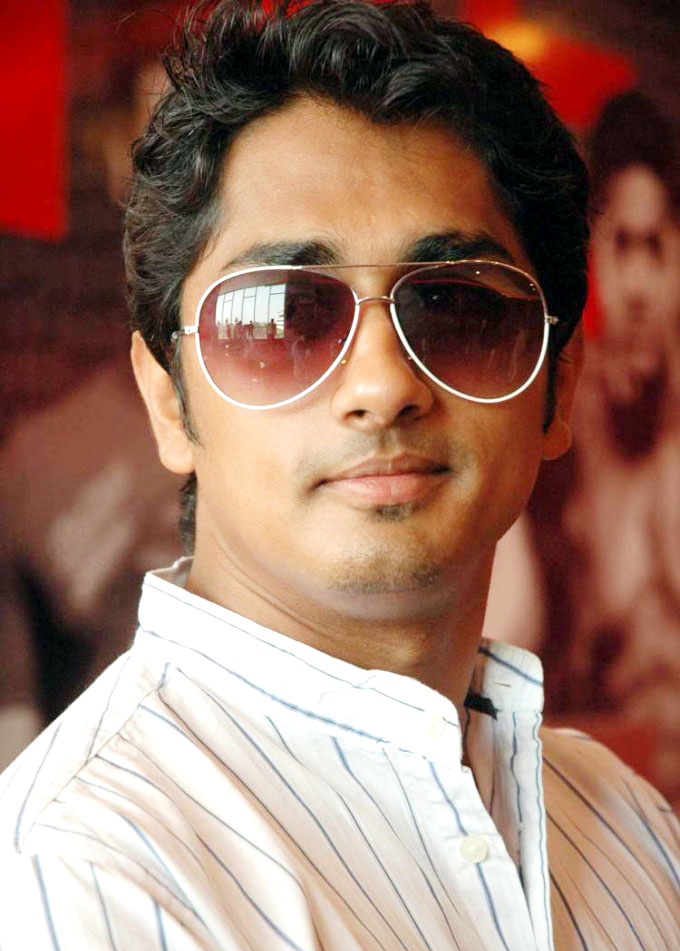 Here Are 10 Most Stylish Hd Photos Of Actor Siddharth - Telugu Hero Siddharth Family , HD Wallpaper & Backgrounds
