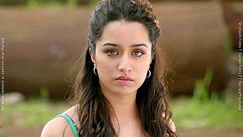 Shraddha Kapoor White Dress Look Hum Mar Jayenge Style - Shraddha Kapoor Aashiqui 2 , HD Wallpaper & Backgrounds