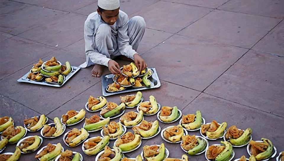 Rss Wants To Replace The Traditional Iftar Fare With - World Largest Iftar Party , HD Wallpaper & Backgrounds