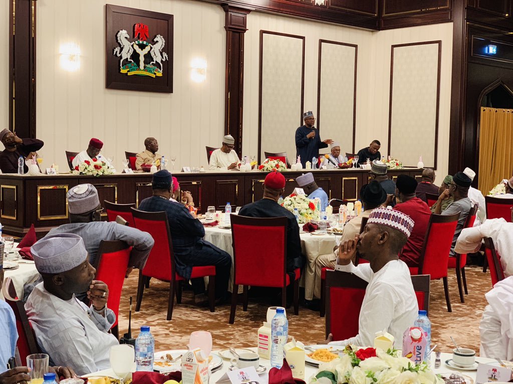 Buhari Hosts Business Community, Apc Officials To Iftar - Decoration , HD Wallpaper & Backgrounds
