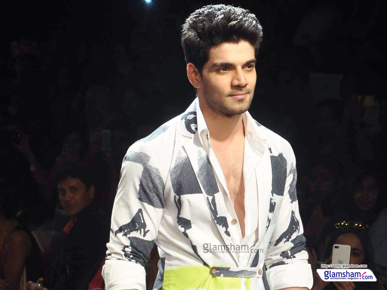 Sooraj Pancholi - Fashion Show , HD Wallpaper & Backgrounds