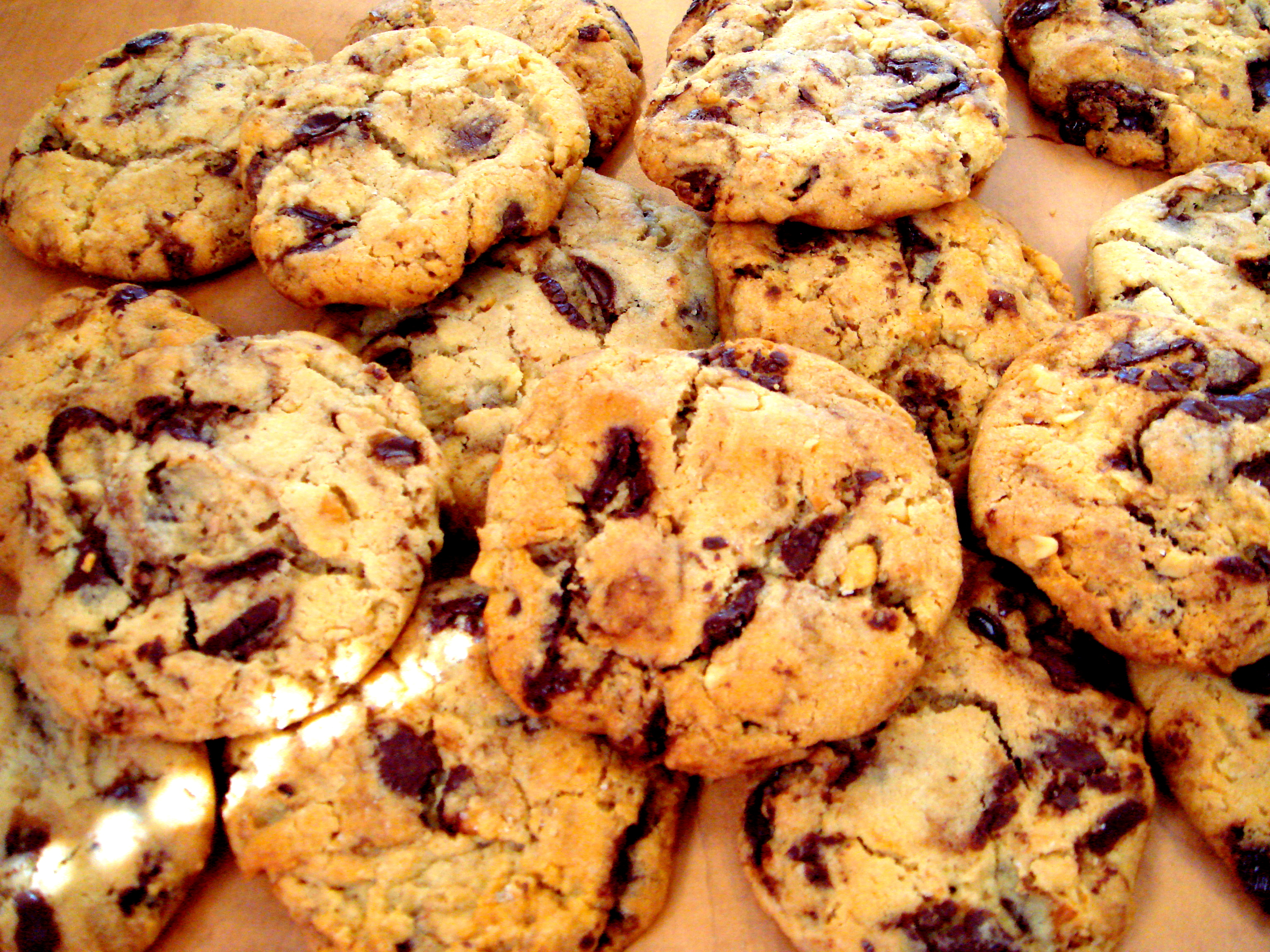 Two - Chocolate Chip Cookie , HD Wallpaper & Backgrounds