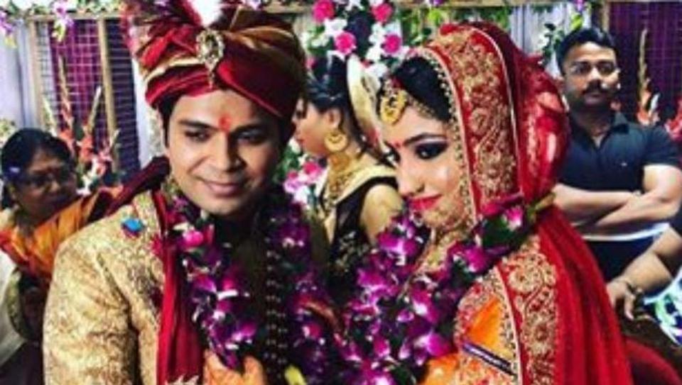 Ankit Tiwari Wedding Was A Family Affair - Ankit Tiwari And Pallavi Shukla , HD Wallpaper & Backgrounds