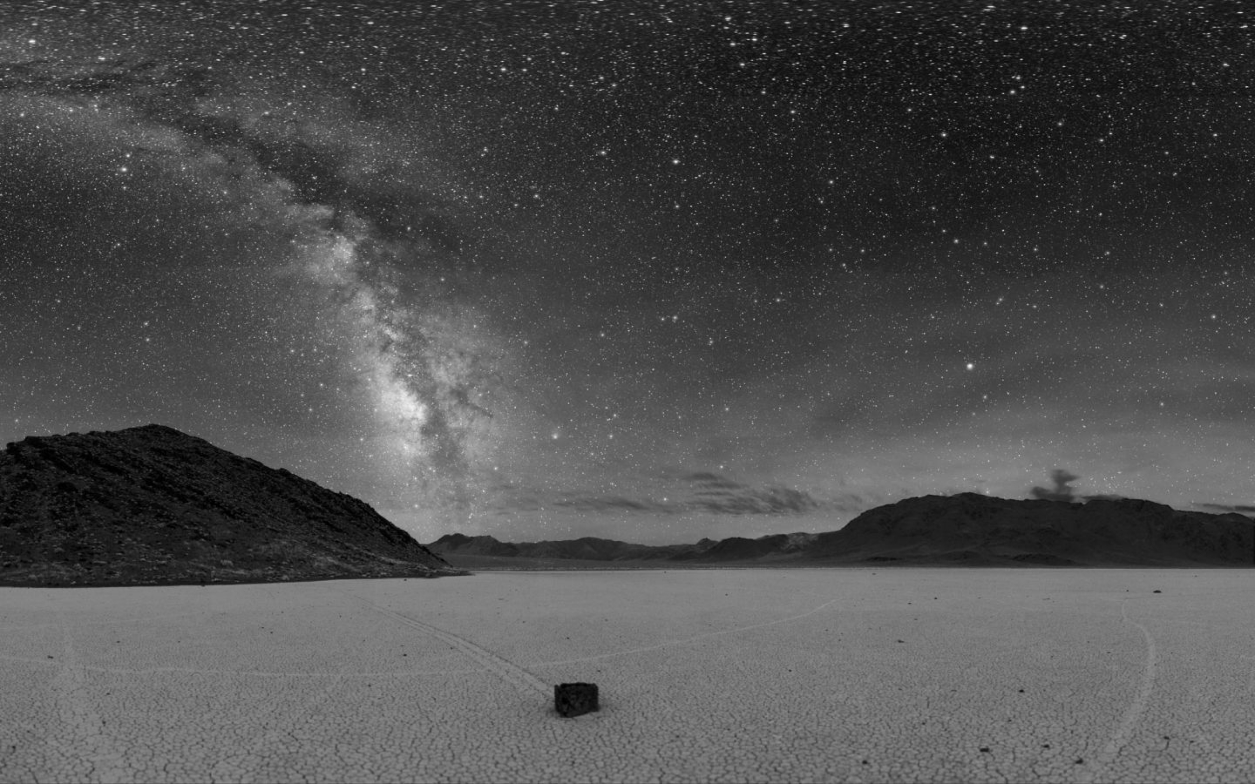 Desert At Night Black And White , HD Wallpaper & Backgrounds