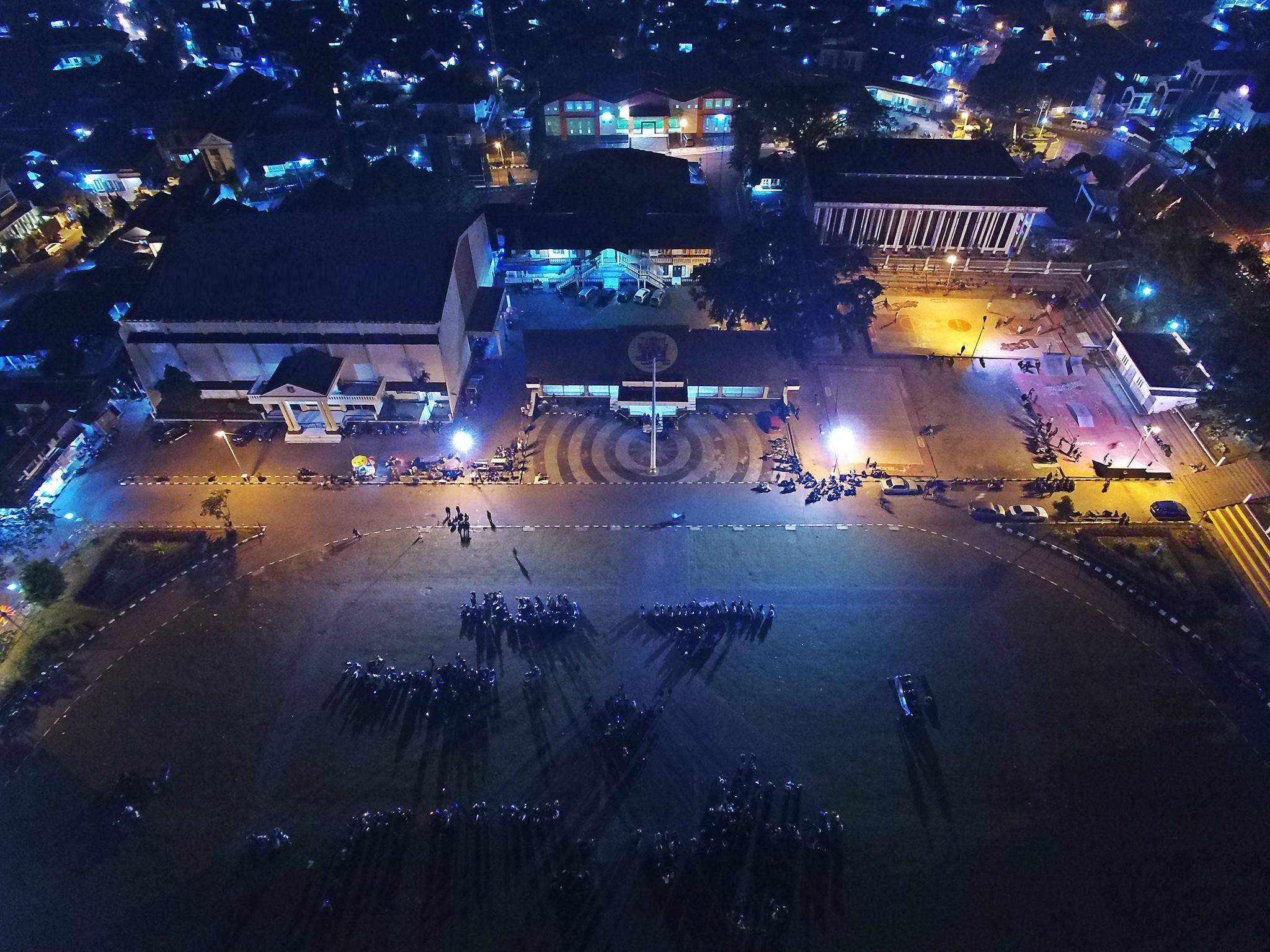 Lapang Merdeka Di Malam Hari - Kota Sukabumi Malam Hari , HD Wallpaper & Backgrounds