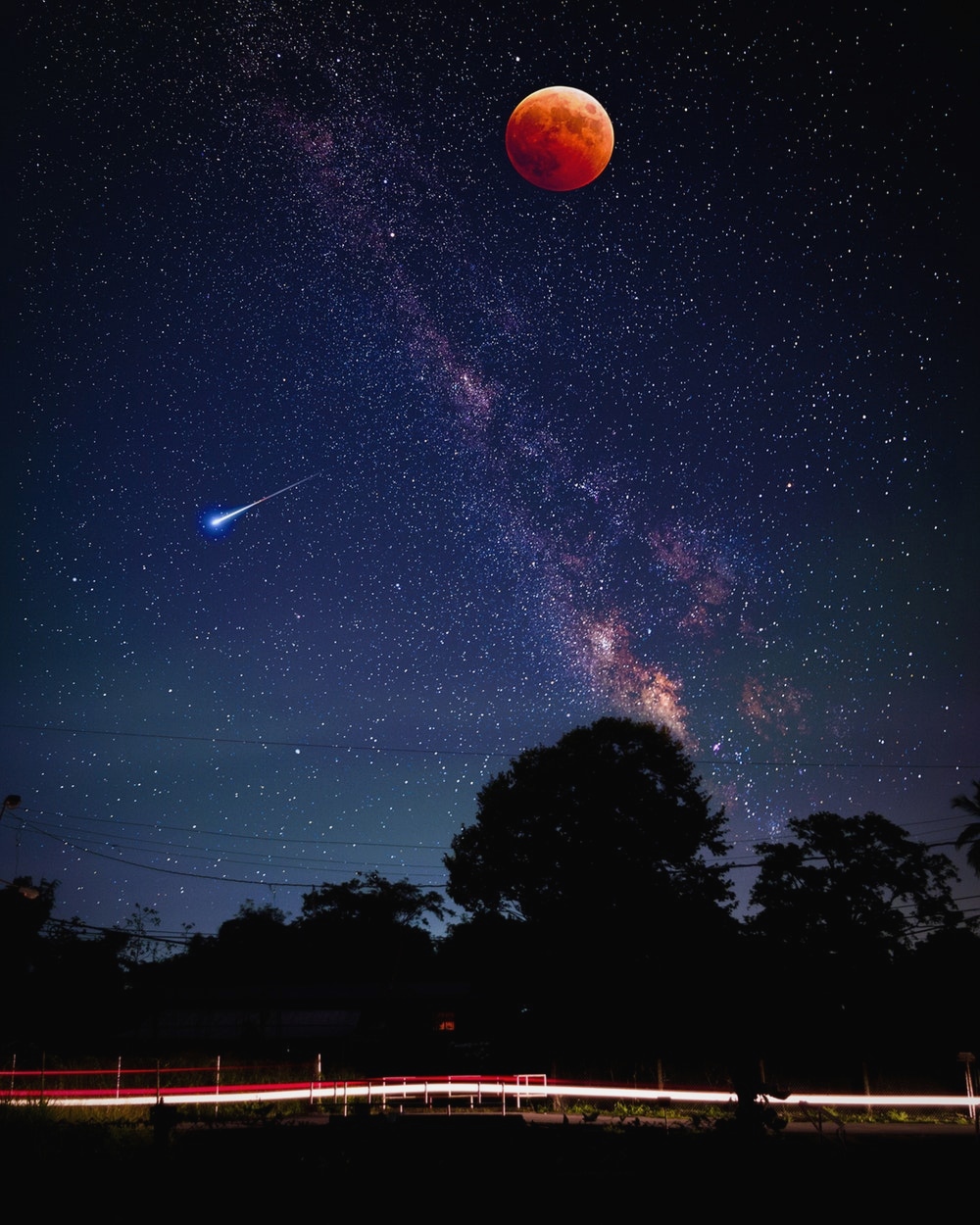 Red Moon During Nighttime - Night Sky , HD Wallpaper & Backgrounds