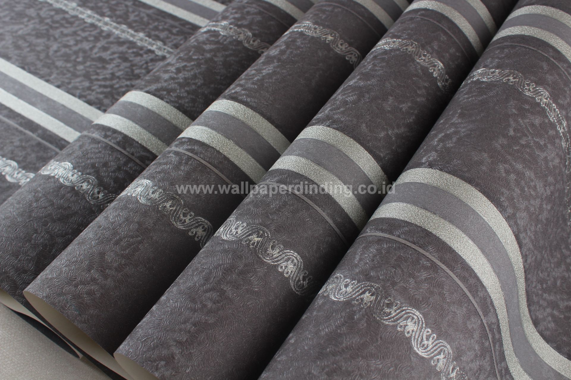 Wallpaper Dinding Garis Abu-abu Silver 7821 - Thread , HD Wallpaper & Backgrounds