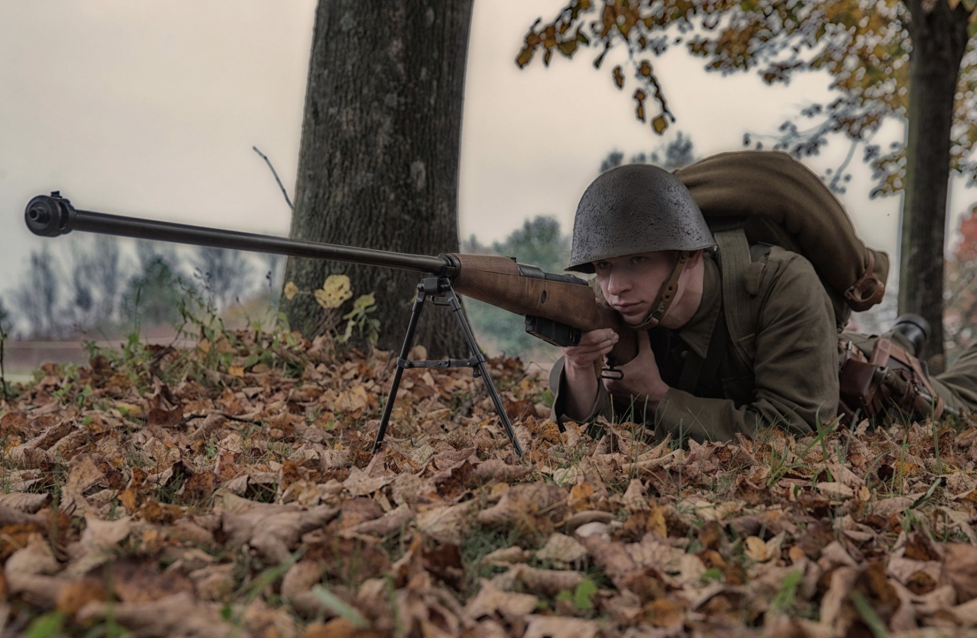 Men Helmet Anti-tank Gun Nature Ambush - Ambush Tank , HD Wallpaper & Backgrounds