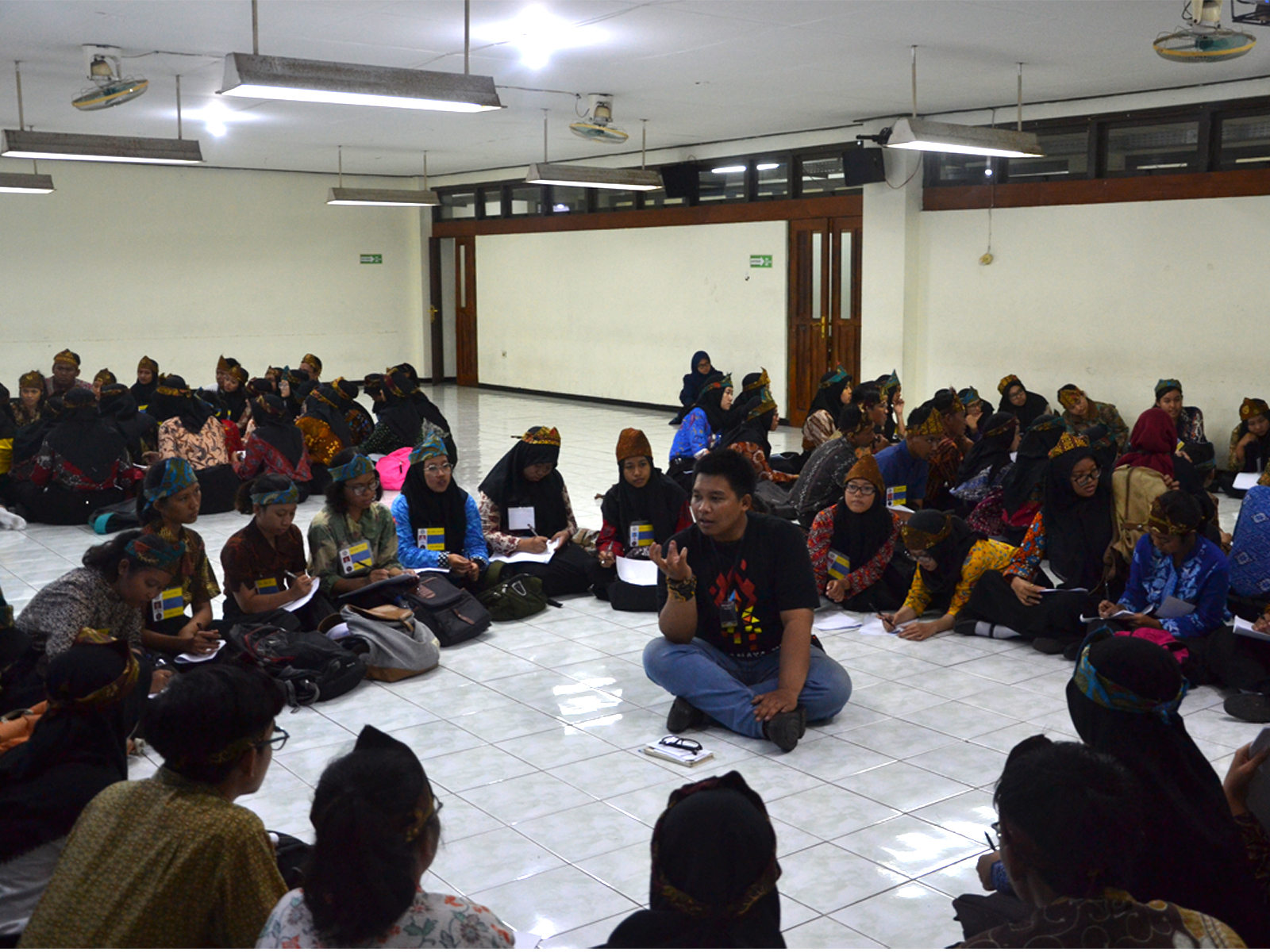 Ridho Led A Discussion About Pancasila Ideology To - Audience , HD Wallpaper & Backgrounds