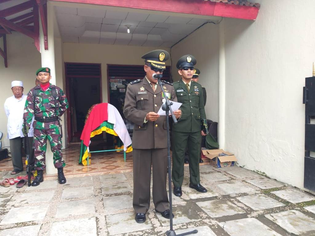 Mayor Inf Akhmad Aziz Jadi Irup Persemayaman Almarhum - Military Officer , HD Wallpaper & Backgrounds