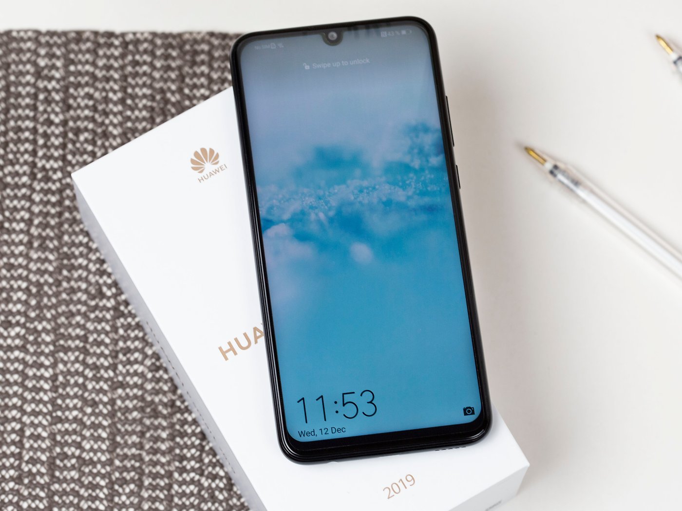 Huawei P Smart 2019 Hands-on Review - Huawei P Smart 2019 Box , HD Wallpaper & Backgrounds