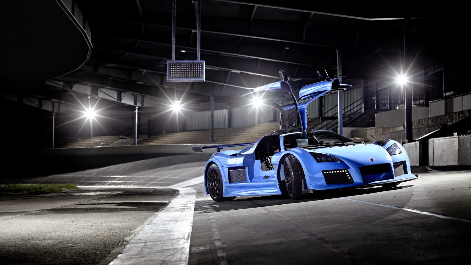 Gambar Wallpaper Mobil Sport Lamborghini Di Malam Hari - Gumpert Apollo Wallpaper Hd , HD Wallpaper & Backgrounds