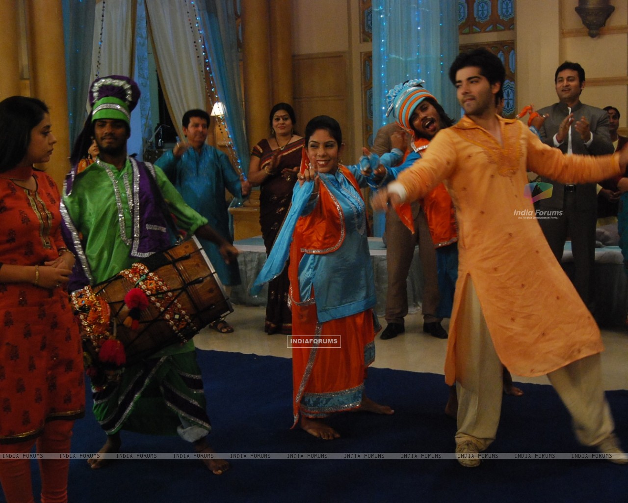 Still Scene From Tv Show Chand Chupa Badal Mein Size - Decoration , HD Wallpaper & Backgrounds