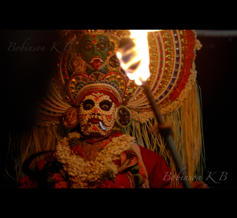 Mudiyettu Bhadrakali - Mudiyettu Creation Theyam And Fire , HD Wallpaper & Backgrounds
