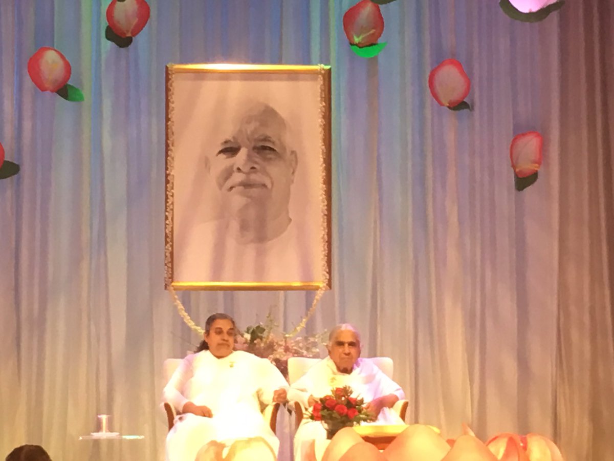 #dadijanki #blessing The #rakhi Ceremony At #globalcooperationhouse, - Brahma Baba , HD Wallpaper & Backgrounds