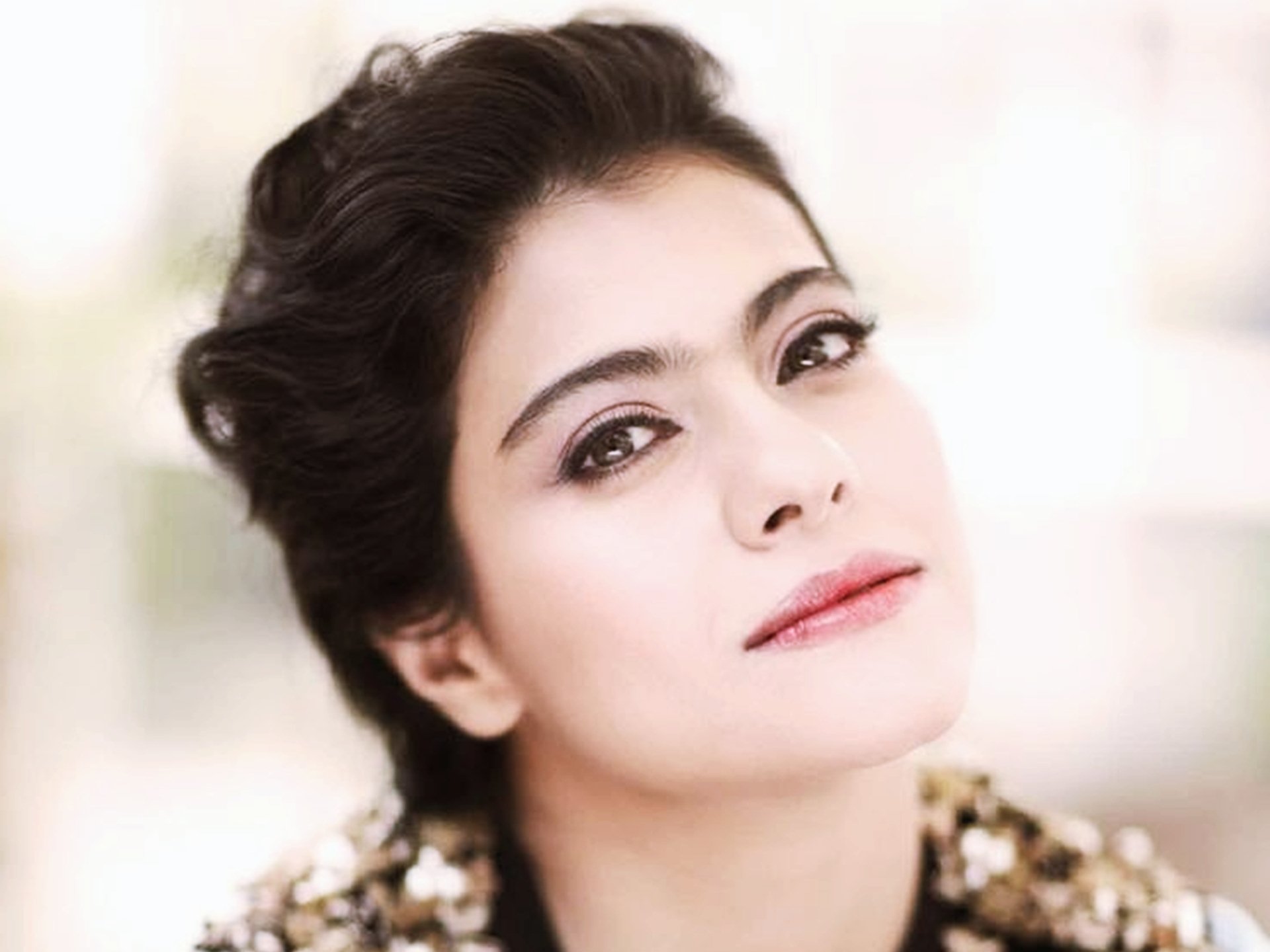 Kajol - Kajol Devgan , HD Wallpaper & Backgrounds