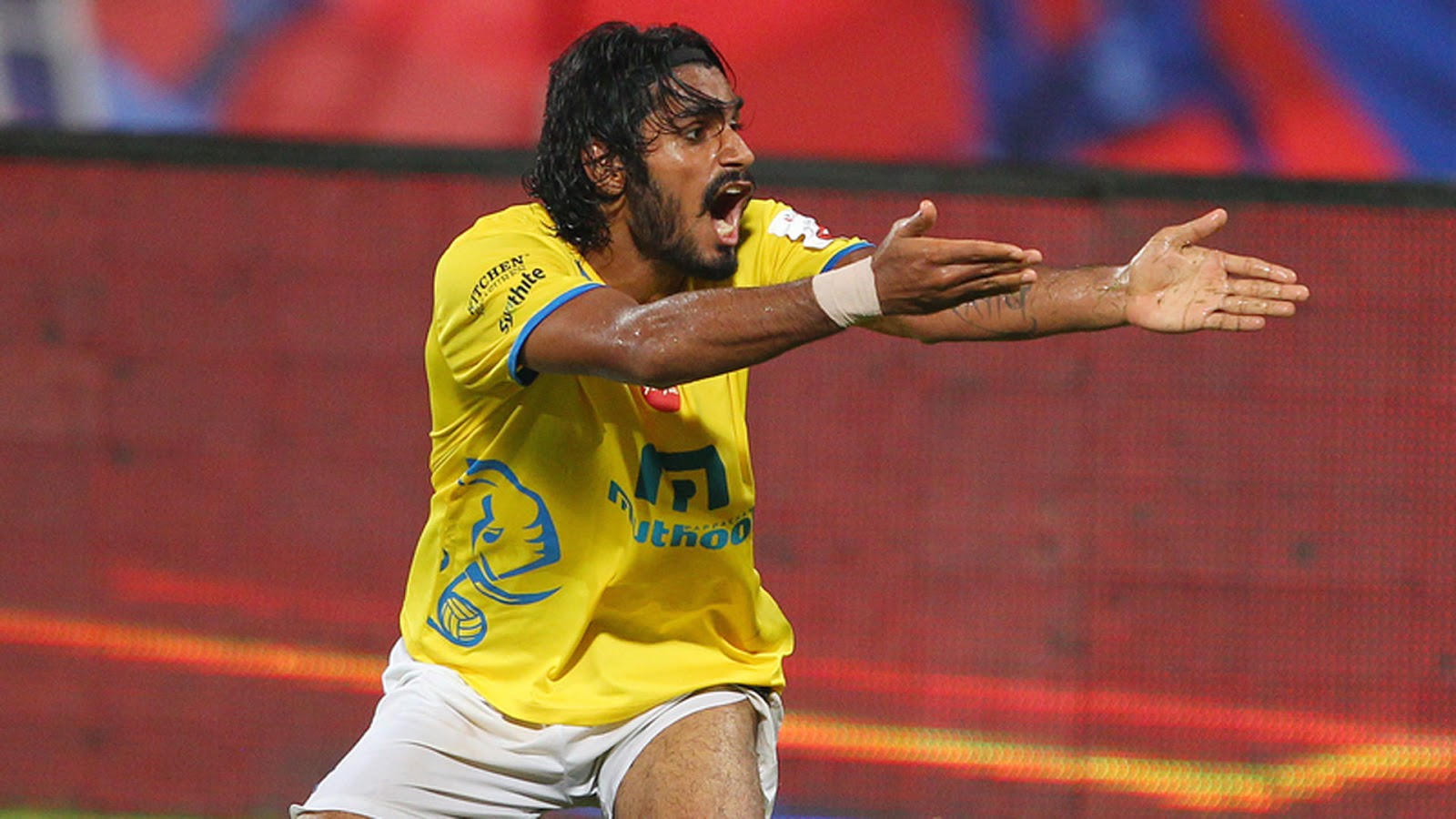 Now He Is Among The Top Valuable Player Of Kerala Blasters - Kerla Blasters Players Hd , HD Wallpaper & Backgrounds