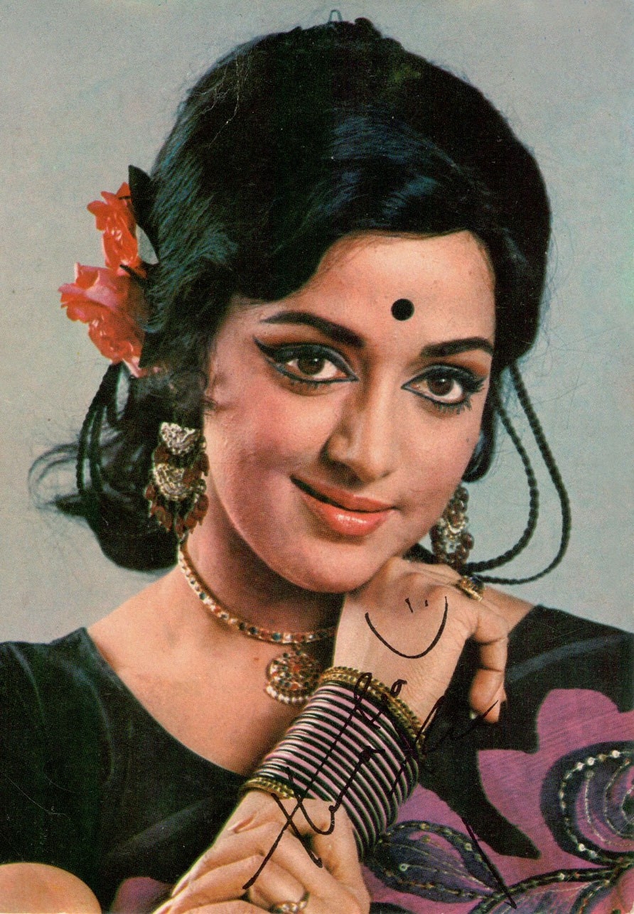 A Vintage Autograph Signed By Hema Malini - Om Shanti Om Deepika Look , HD Wallpaper & Backgrounds