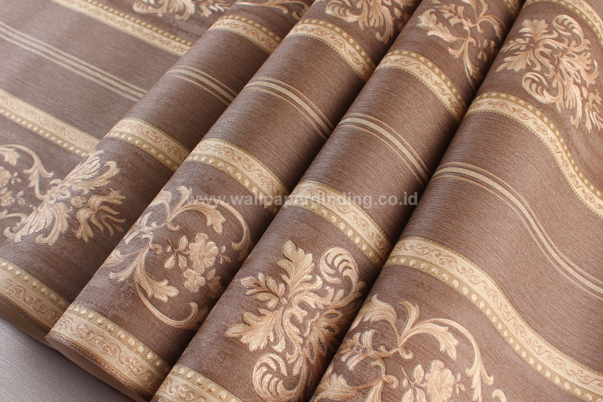 Wallpaper Dinding Batik Garis Coklat 106008 - Leather , HD Wallpaper & Backgrounds